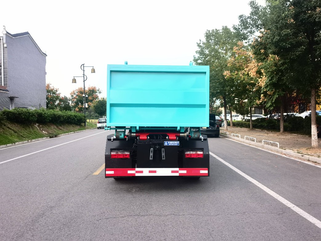 Eco-Friendly DFAC Garbage Truck Production of Various Types of Garbage Trucks Factory Direct Supply Applicable to Urban Environmental Protection