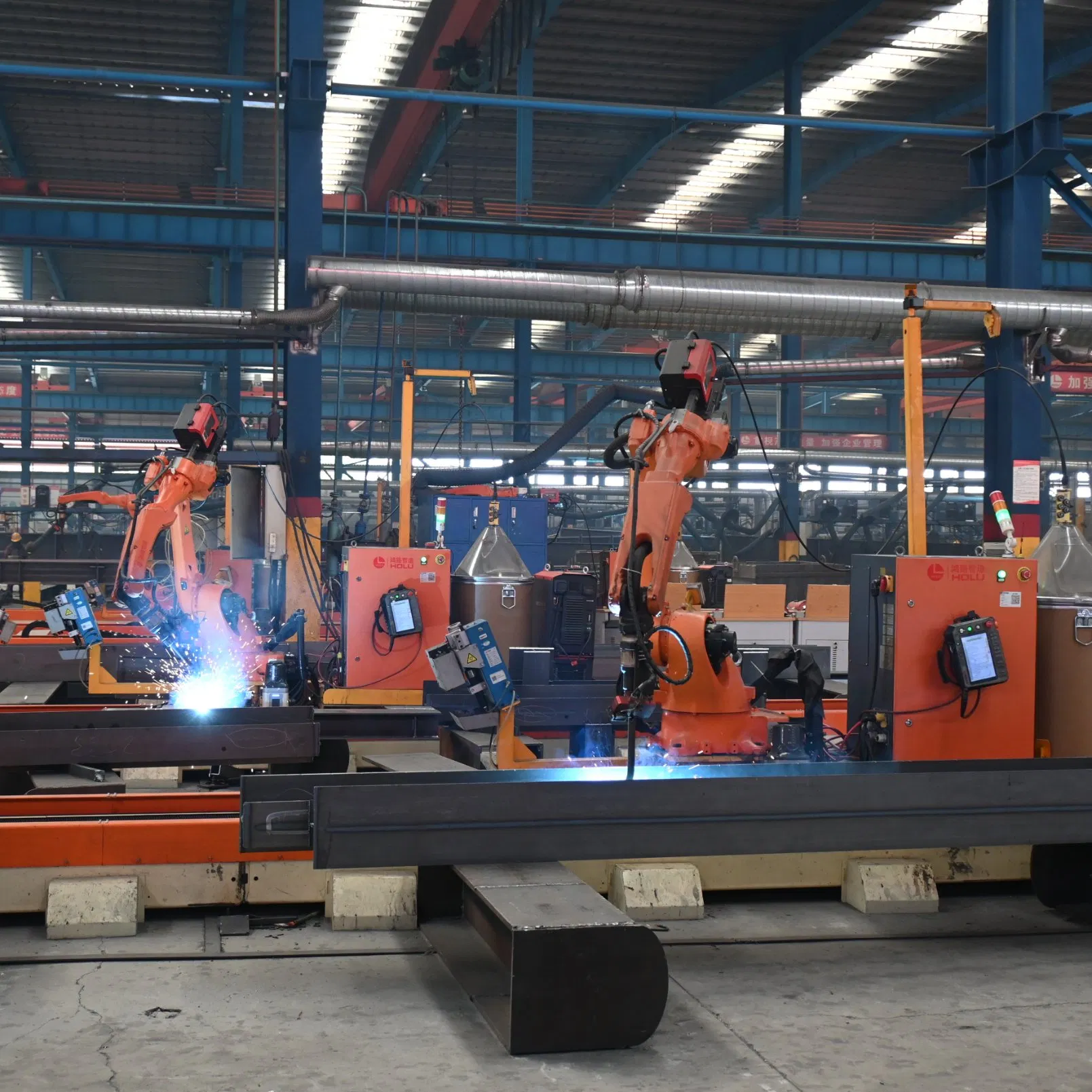 Programmable Smart Welding Robot with Quick-Change Torch for Mixed-Material Metal Fabrication