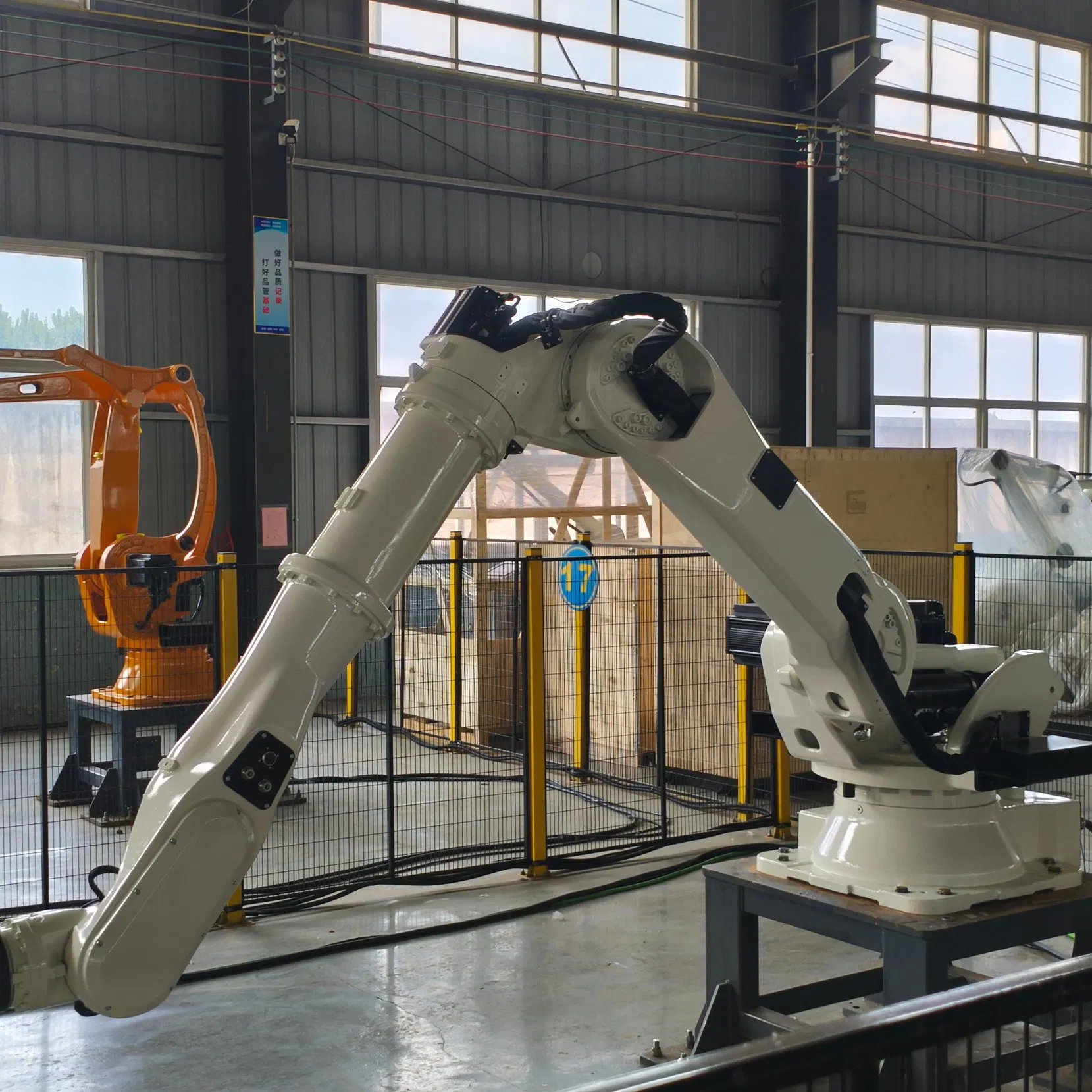 Programmable Industrial 6-Axis Palletizing Robot with 160 Kg Load for Loading Palletizing