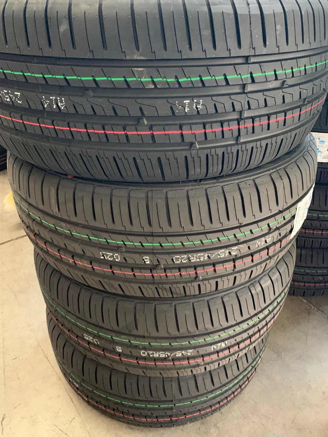 215/45r17 UHP Commercial Car Tires, Mozzo Sport, Hot Sales in Palestine Market, Top Quality and Competitive Price, Brand Duraturn and Neolin