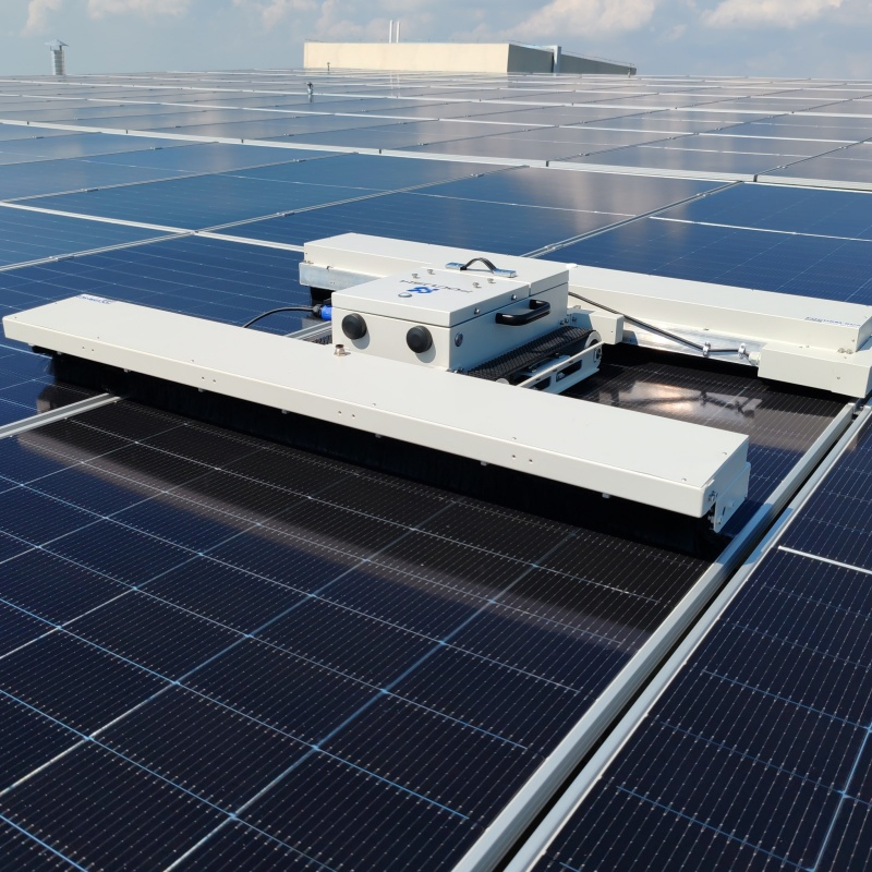 Rooftop Brush-Speed Auto-Adjust PV Trackless Cleaning Ai-Vision Robot