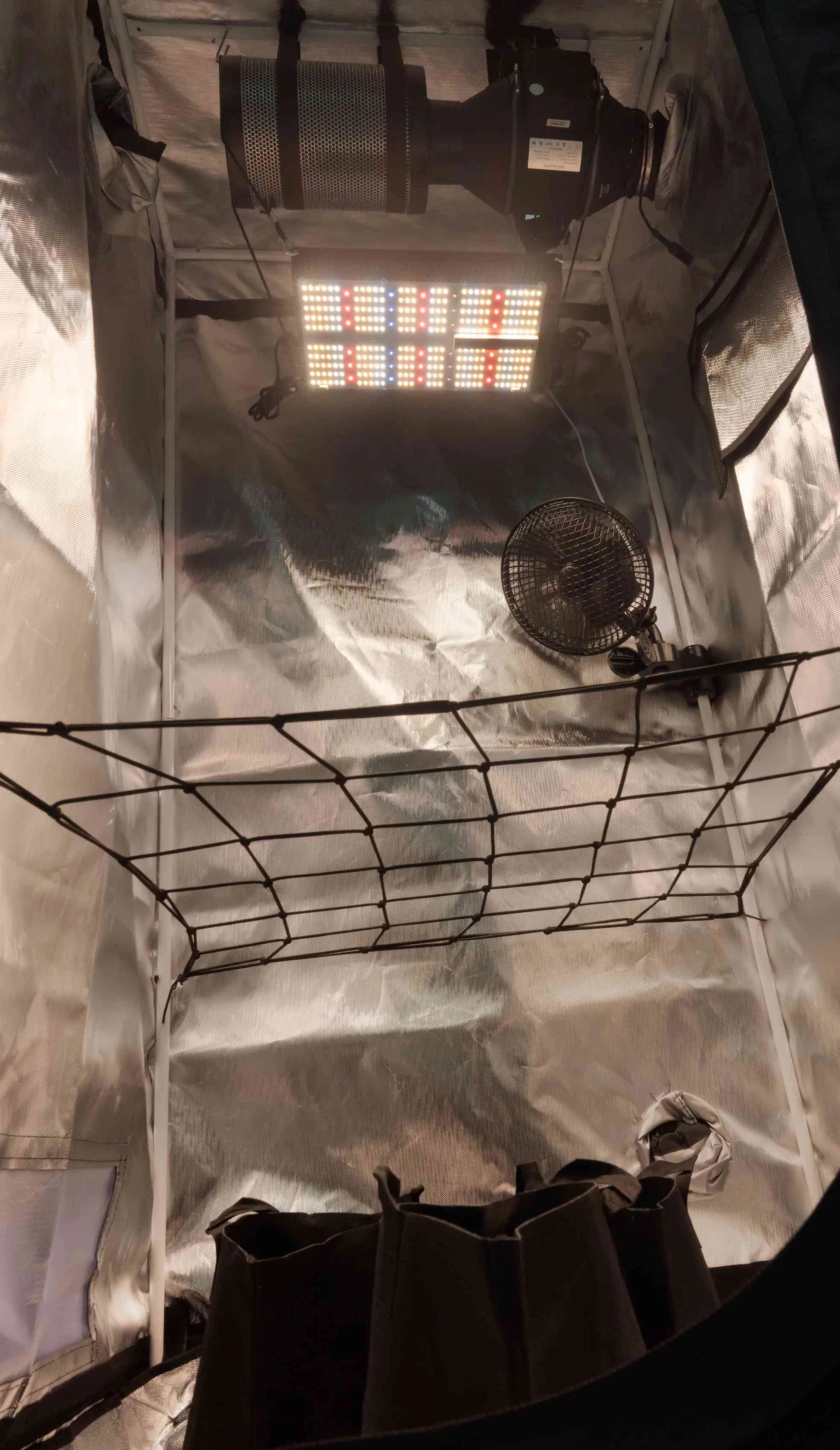 LED Full Spectrum Plant Stands Marijuana Grow Tent Kit Factory Vegetable Large-Scale Growing Grow Tent Kit with 301h (CE) for Booster