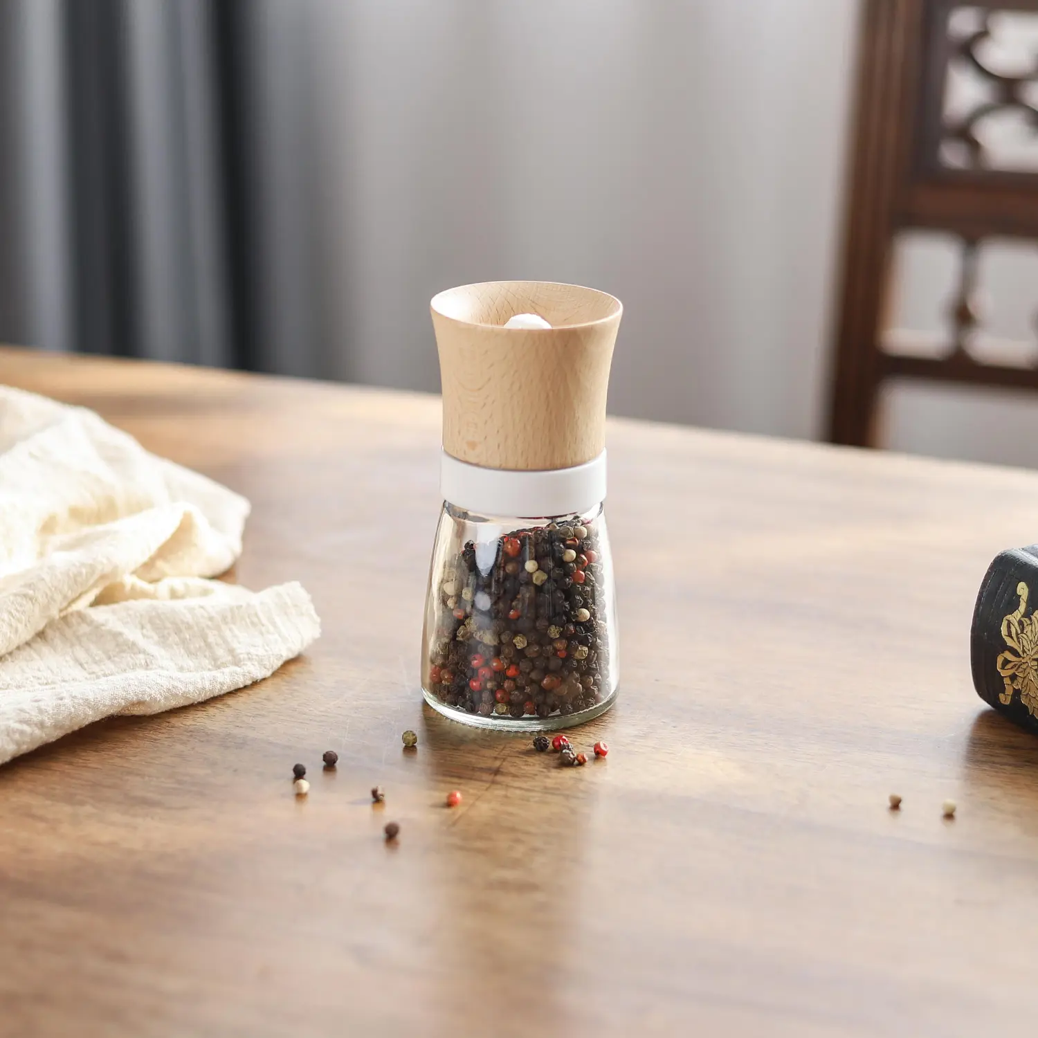 High-Quality Bulk Sale Color Clash Wooden Spice Grinder Manufacturers, Manufacturer
