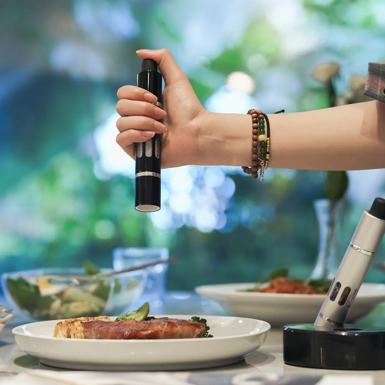 Portable Thumb Press Pepper Mill