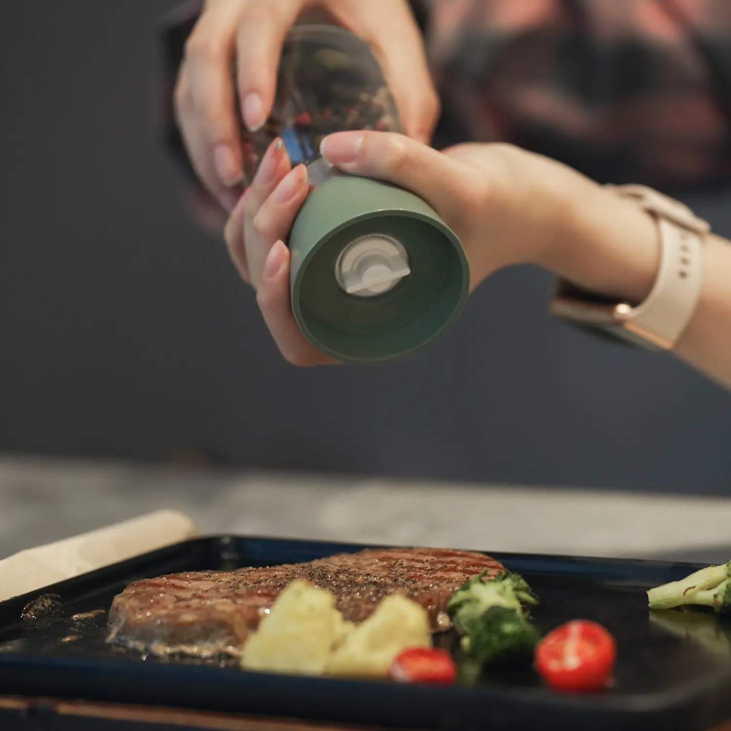 Wholesale Glass Pepper Grinder with Plastic Cap