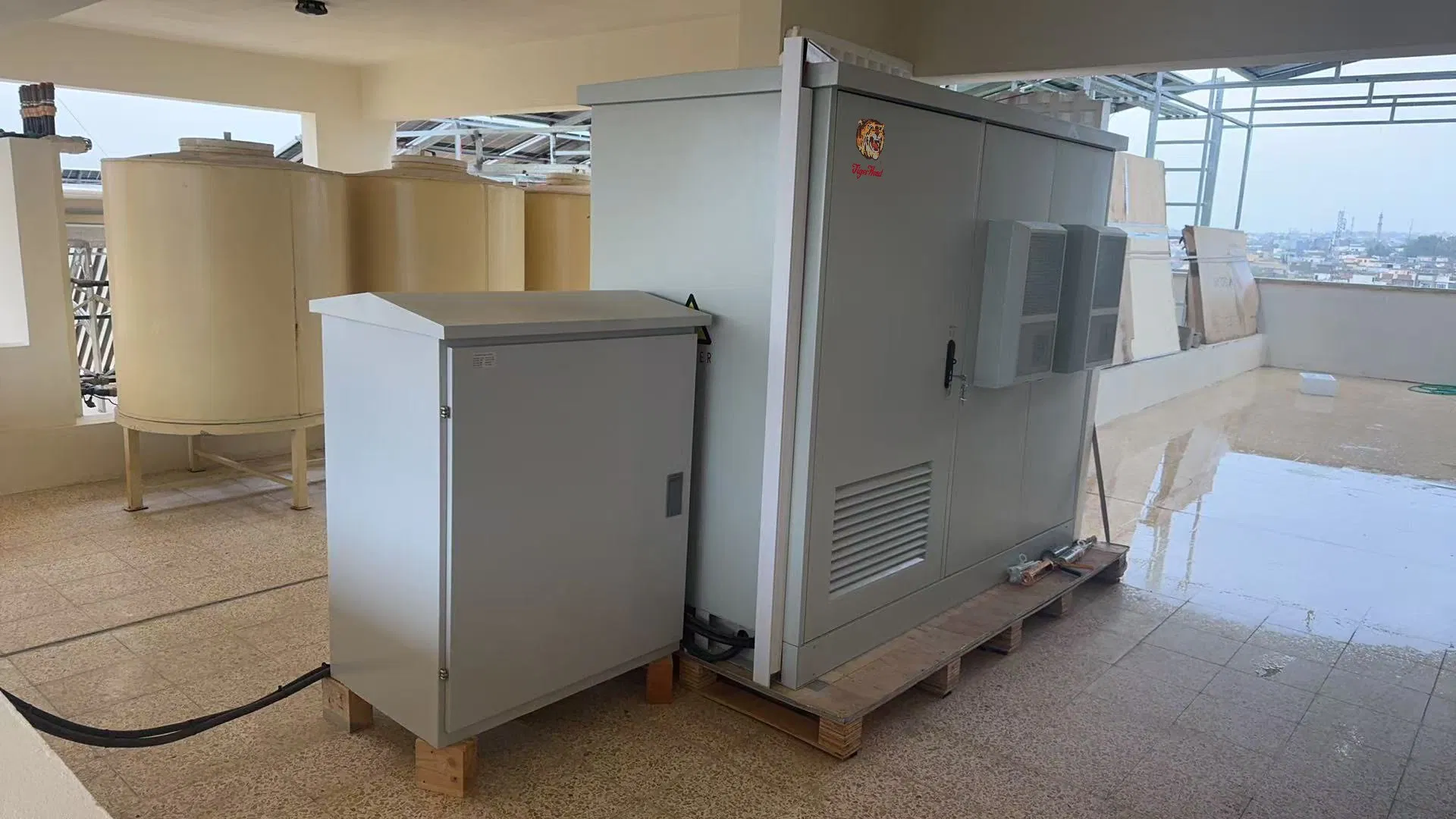 Sistemas de Armazenamento de Energia de Alta Capacidade para Fazendas Solares para Empresas
