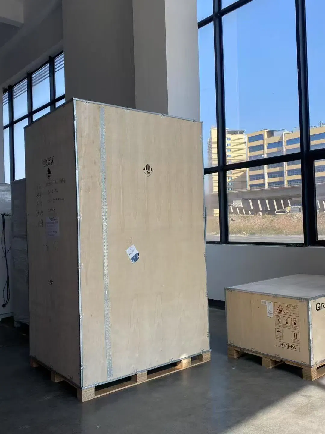125kw/261kwh LiFePO4 Sistema de Armazenamento de Energia Solar Híbrido Comercial para Fazenda Conectado à Rede com Capacidades Off-Grid IP54 Proteção Líquida