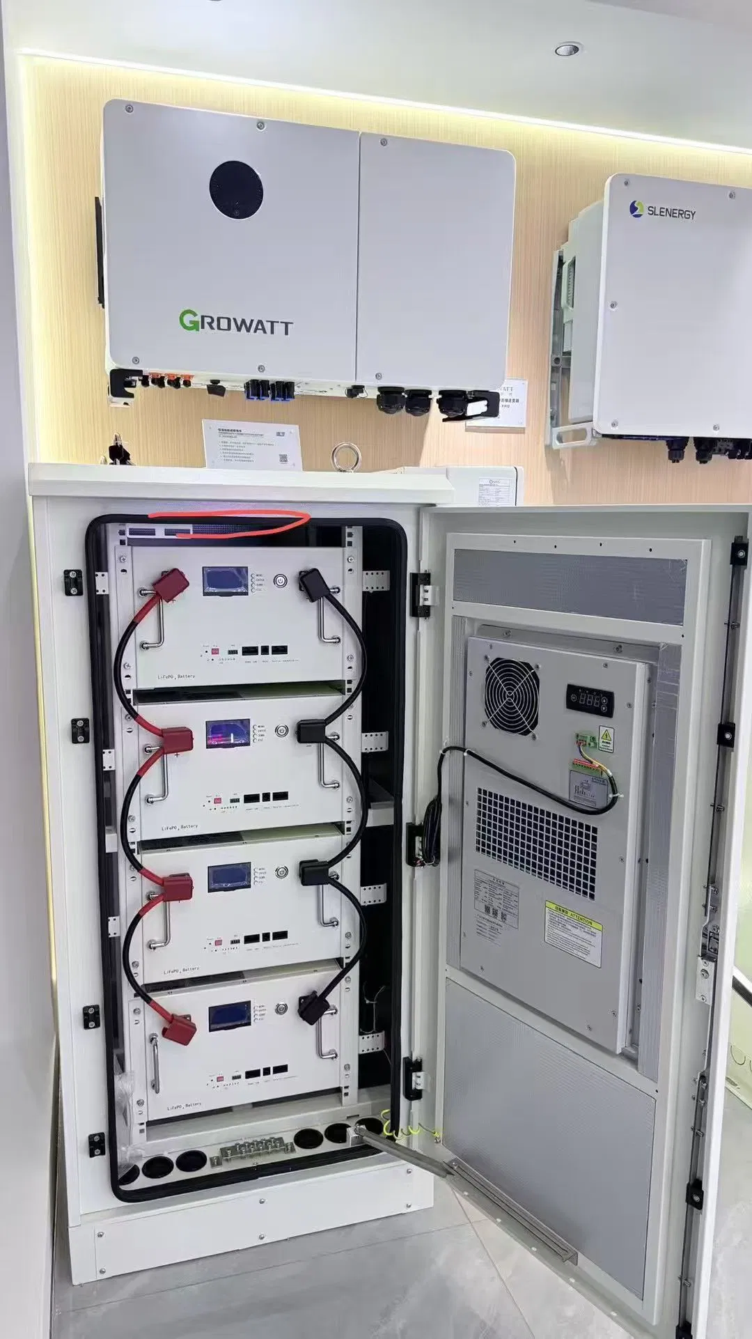 125kw/261kwh LiFePO4 Sistema de Armazenamento de Energia Solar Híbrido Comercial para Fazenda Conectado à Rede com Capacidades Off-Grid IP54 Proteção Líquida