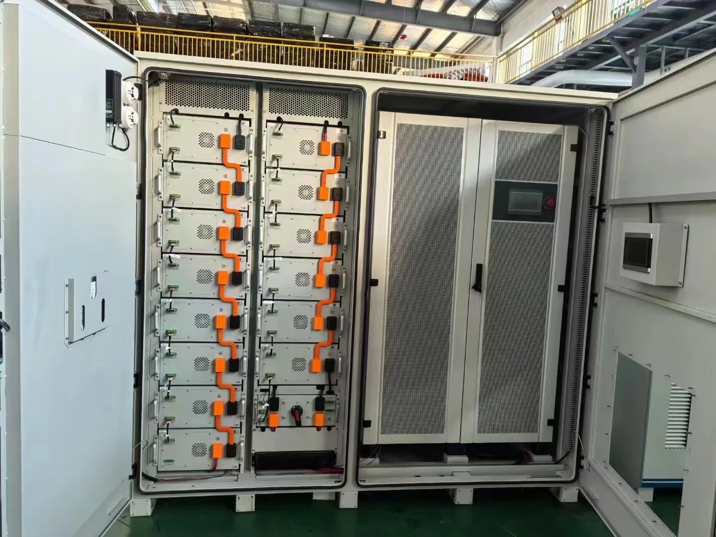 Deye Tudo em Um Sistema de Armazenamento de Energia Residencial 100kw 50kw 30kw 3 Fazenda Solar de Fase 100kwh Sistema de Backup de Bateria de Lítio para Uso Residencial