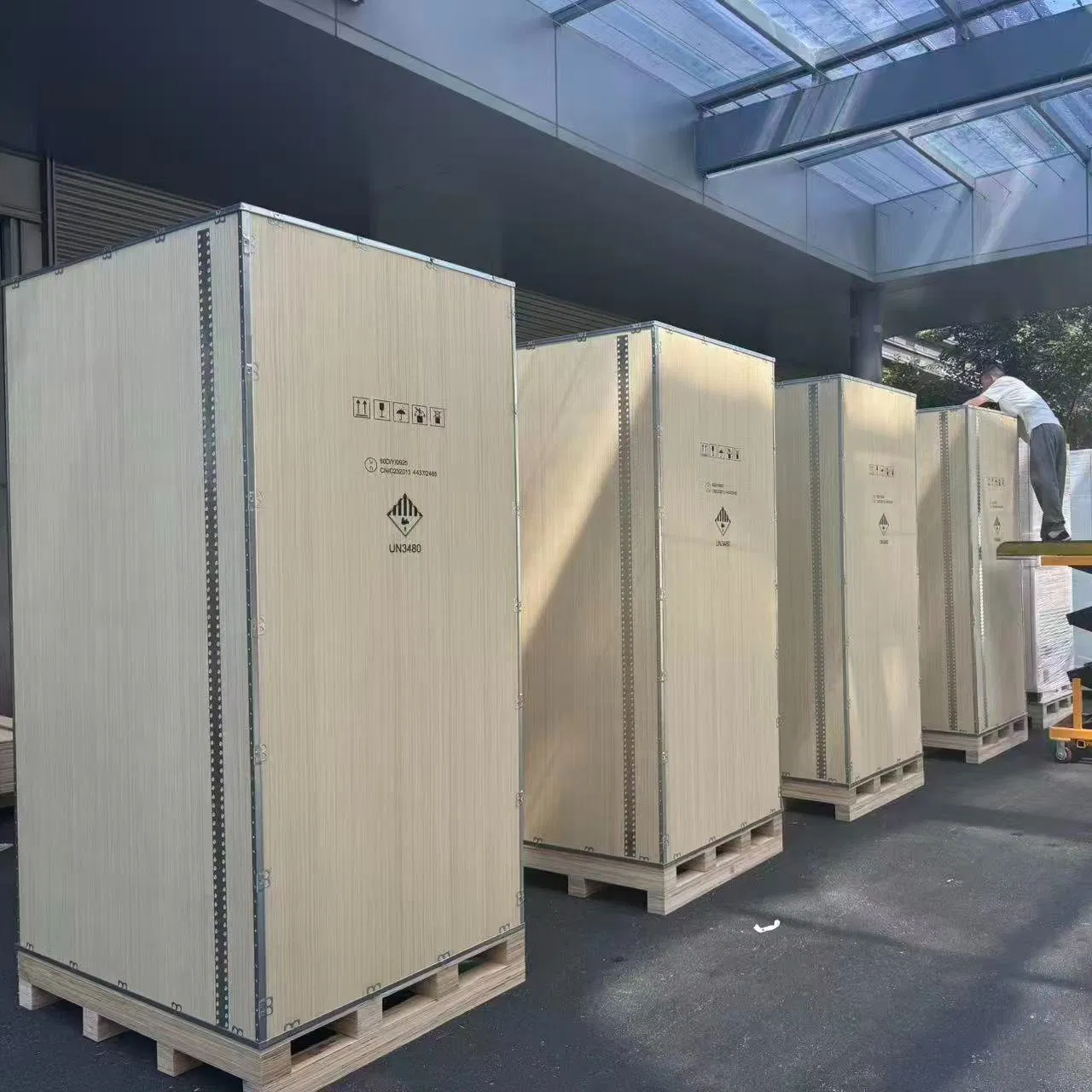 Gabinete Externo Bess Bateria 100kwh 200kwh 261kwh Solar Lítio LiFePO4 Sistema de Armazenamento de Energia Ess