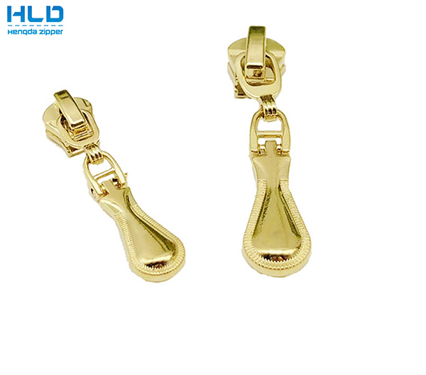 Hengda Factory Customized Type 5 Zipper Puller Gold Zipper Puller Pull Lock Head Zipper Slider And Puller