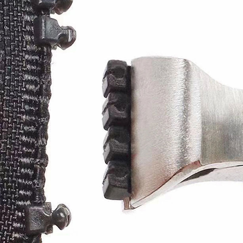 Iron Mini End Cutting Pliers with Plastic Handle for Zipper Repair and Installation (OEM)