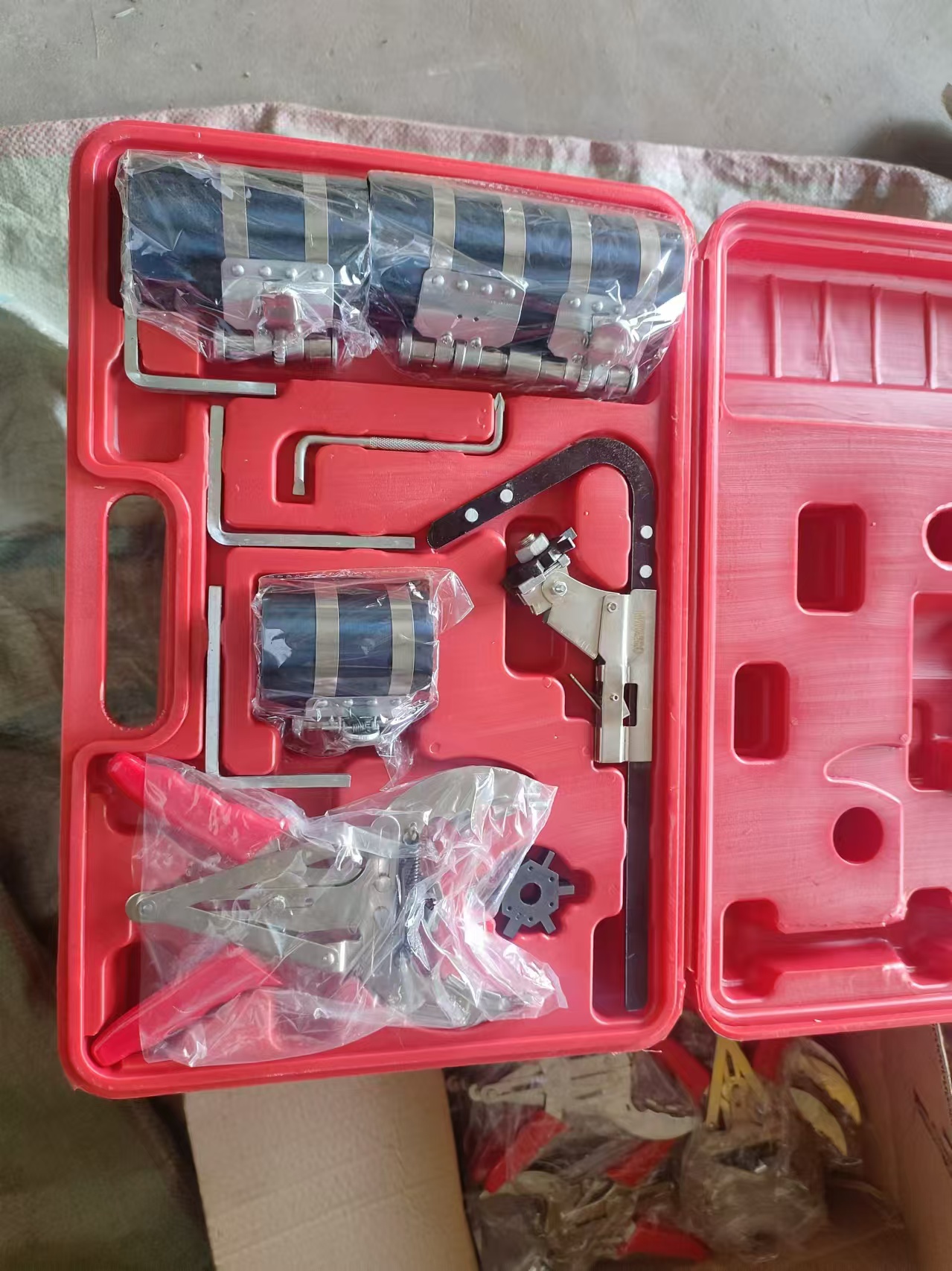 Universal Car Brake Service Automotive Piston Ring Disassembly Compressor Expansion Caliper Tool Set with Ratchet Wrench