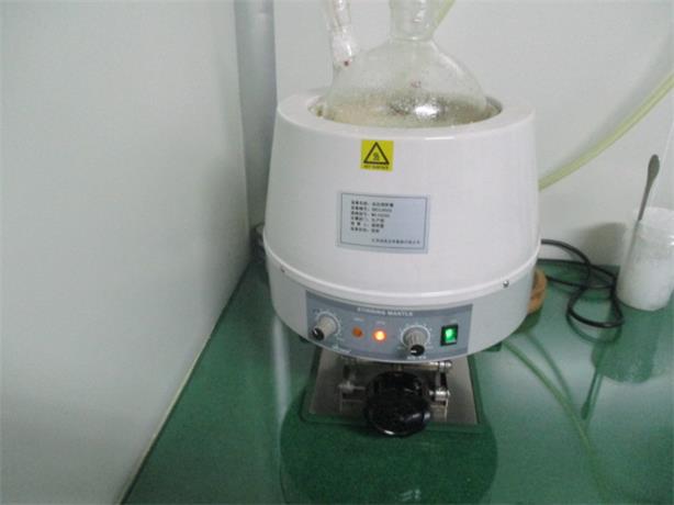 Stirring mantle — precision temperature-controlled mixing equipment for contact lens monomer preparation
