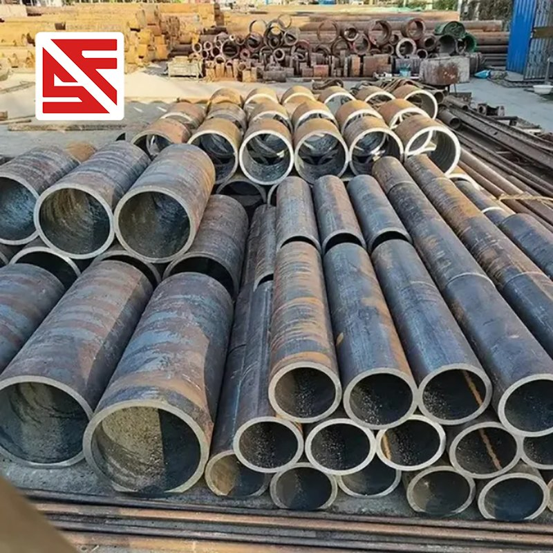 Tubería de acero al carbono sin costura de gran diámetro y soldadura longitudinal en stock