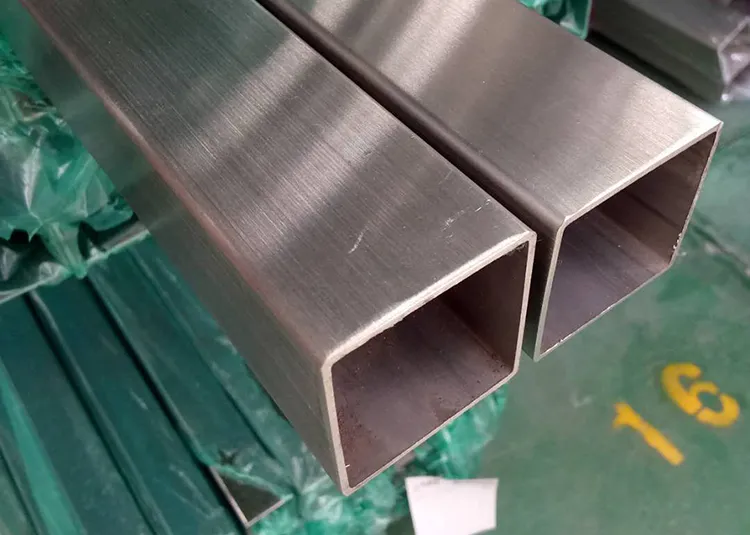 Tubo cuadrado hueco galvanizado recubierto de zinc soldado longitudinalmente personalizado