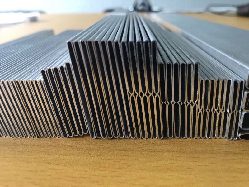 Tubo de aluminio soldado de alta frecuencia directo de fábrica para radiador de vehículo de nueva energía