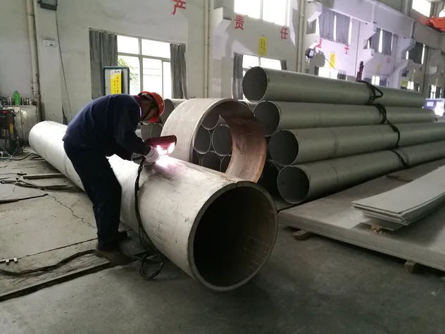 Tubería de acero inoxidable soldada super dúplex para la construcción naval, uso de grandes tubos LSAW