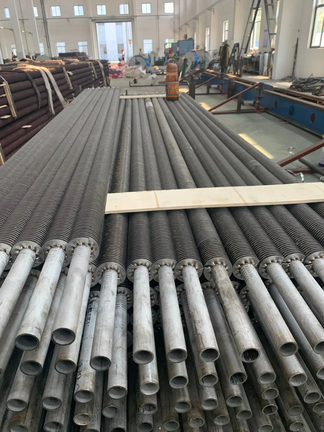 Tubo de aletas extruido en espiral soldado de alta frecuencia ASTM A179