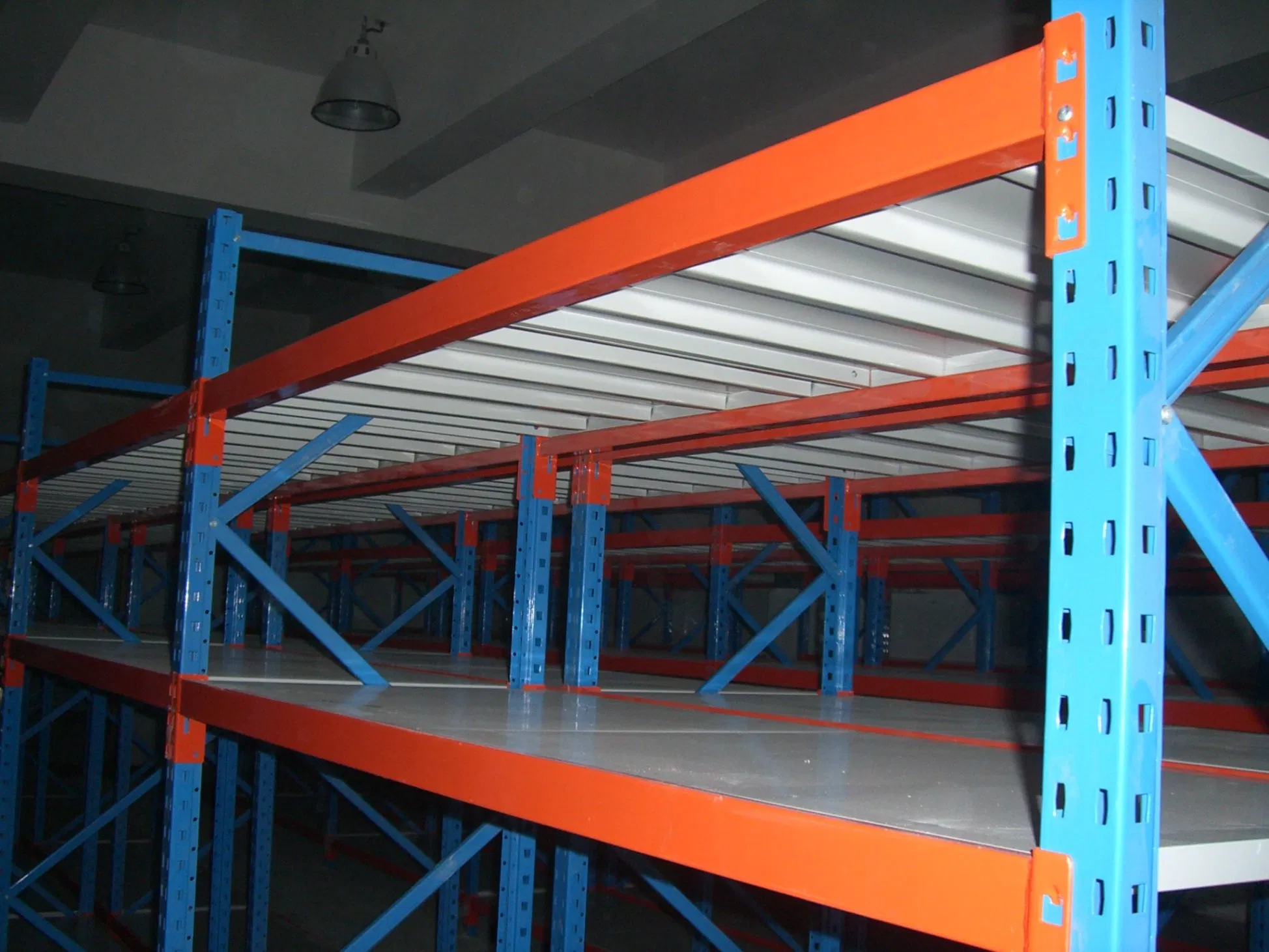 CE ISO Certificated Stackable Medium Duty Longspan Shelving for Warehouse Storage