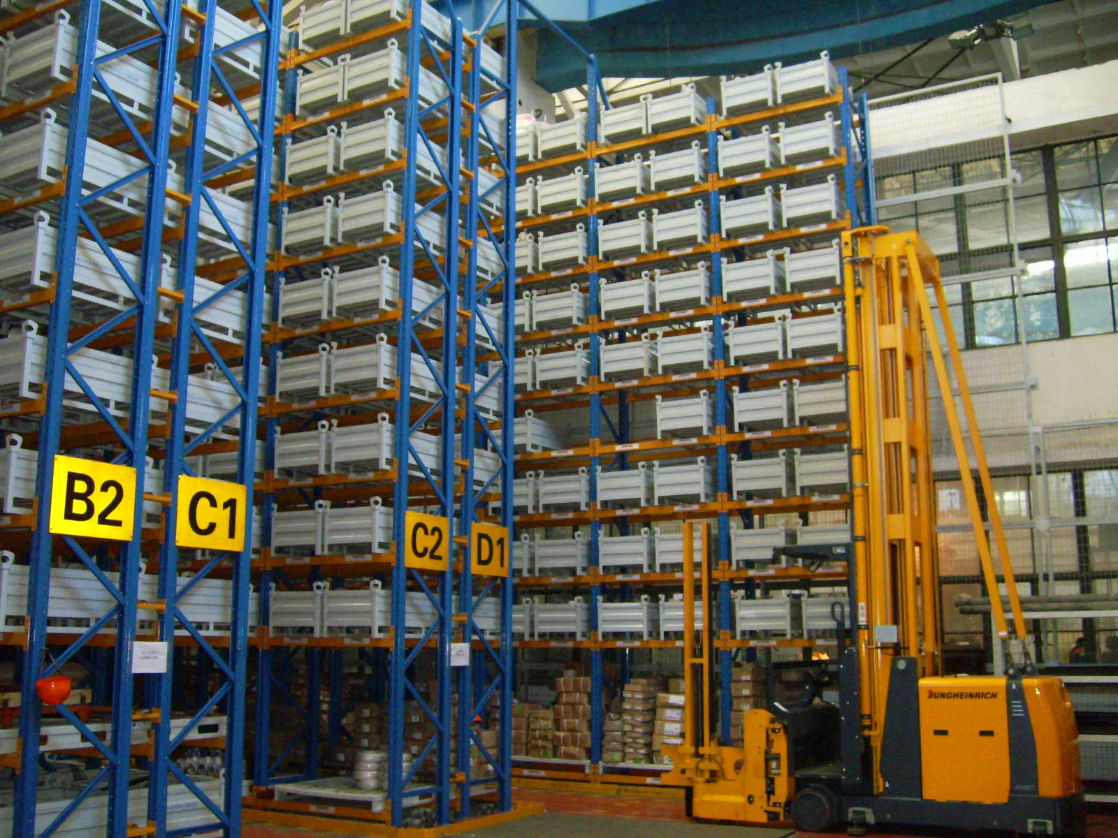 Saving Space Very Narrow Aisle Rack High Quality Price Ratio Vna Pallet Racking Warehouse Storage Racks Vna Racking