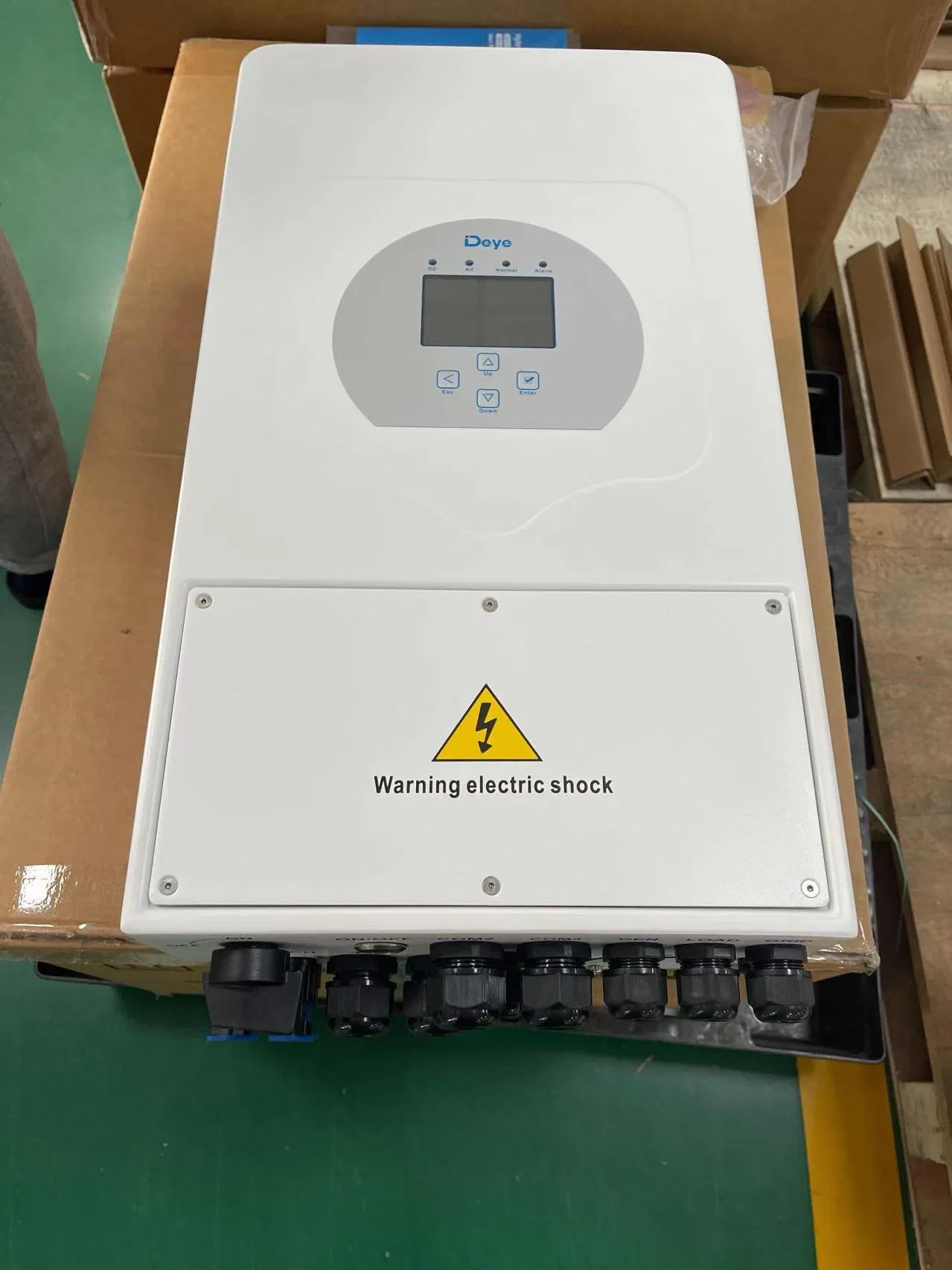 Inversor Híbrido Solar Personalizado Barato Bom Preço Deye 3 Fase 5kw 8kw 10 Kw 48V 3-Phasing com Controlador de Carga MPPT