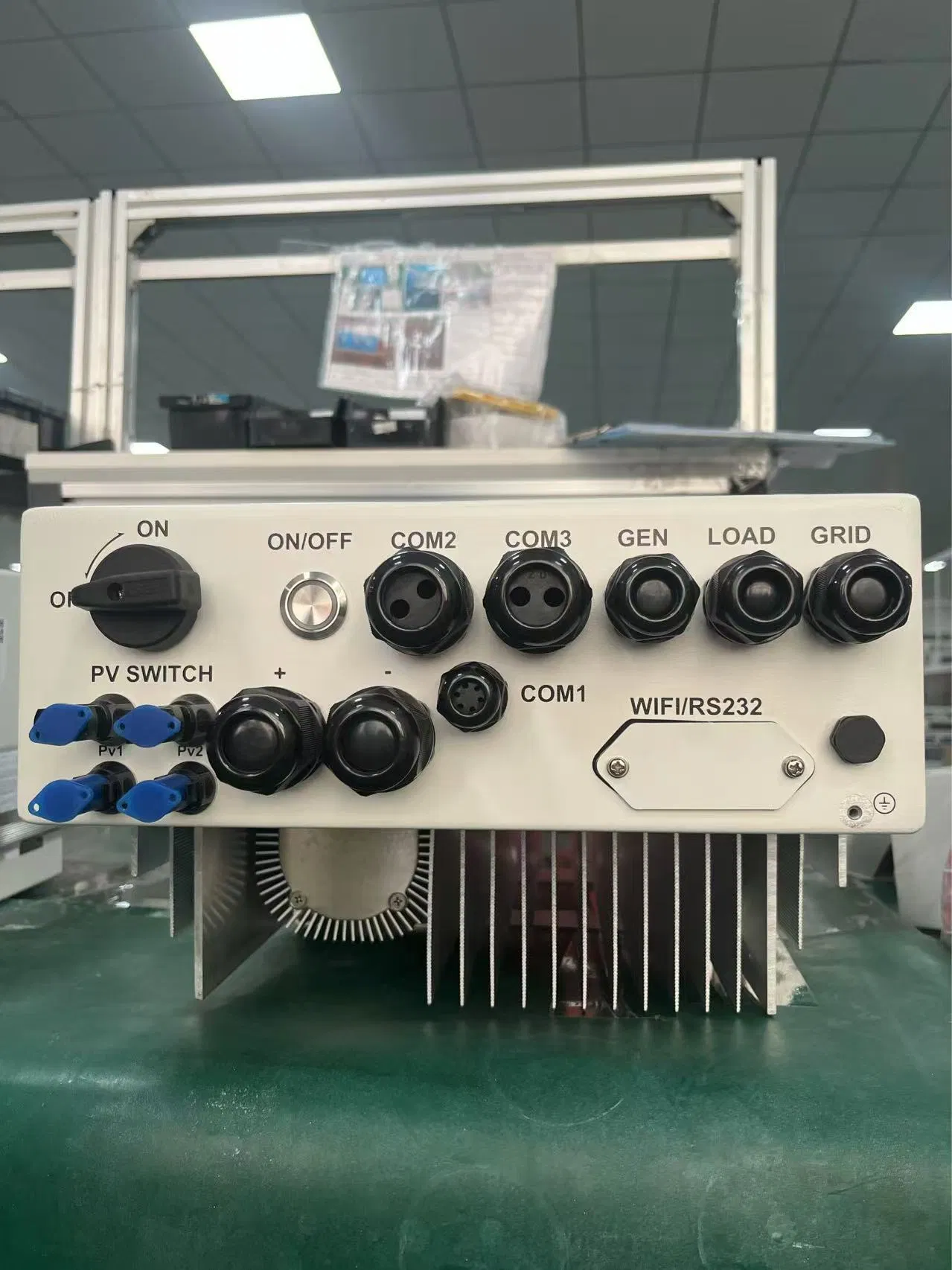 Inversor Híbrido Solar Personalizado Barato Bom Preço Deye 3 Fase 5kw 8kw 10 Kw 48V 3-Phasing com Controlador de Carga MPPT