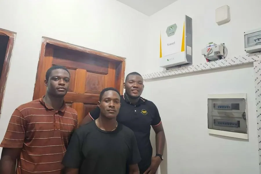Inversor Solar Híbrido de Cor Personalizada Ti3500 para Negócio de Atacado de Sistema Solar Residencial