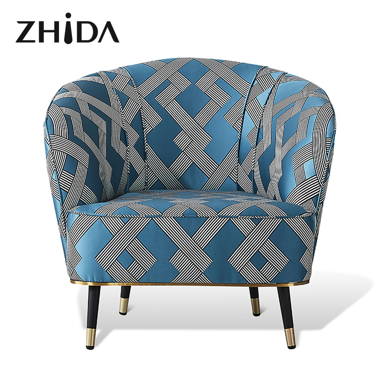 تصميم مبيعات ساخنة أثاث منزلي مريح كرسي بذراعين من قماش مخملي مع أرجل خشبية صلبة فاخرة لغرفة المعيشة كرسي استرخاء فردي للبيع