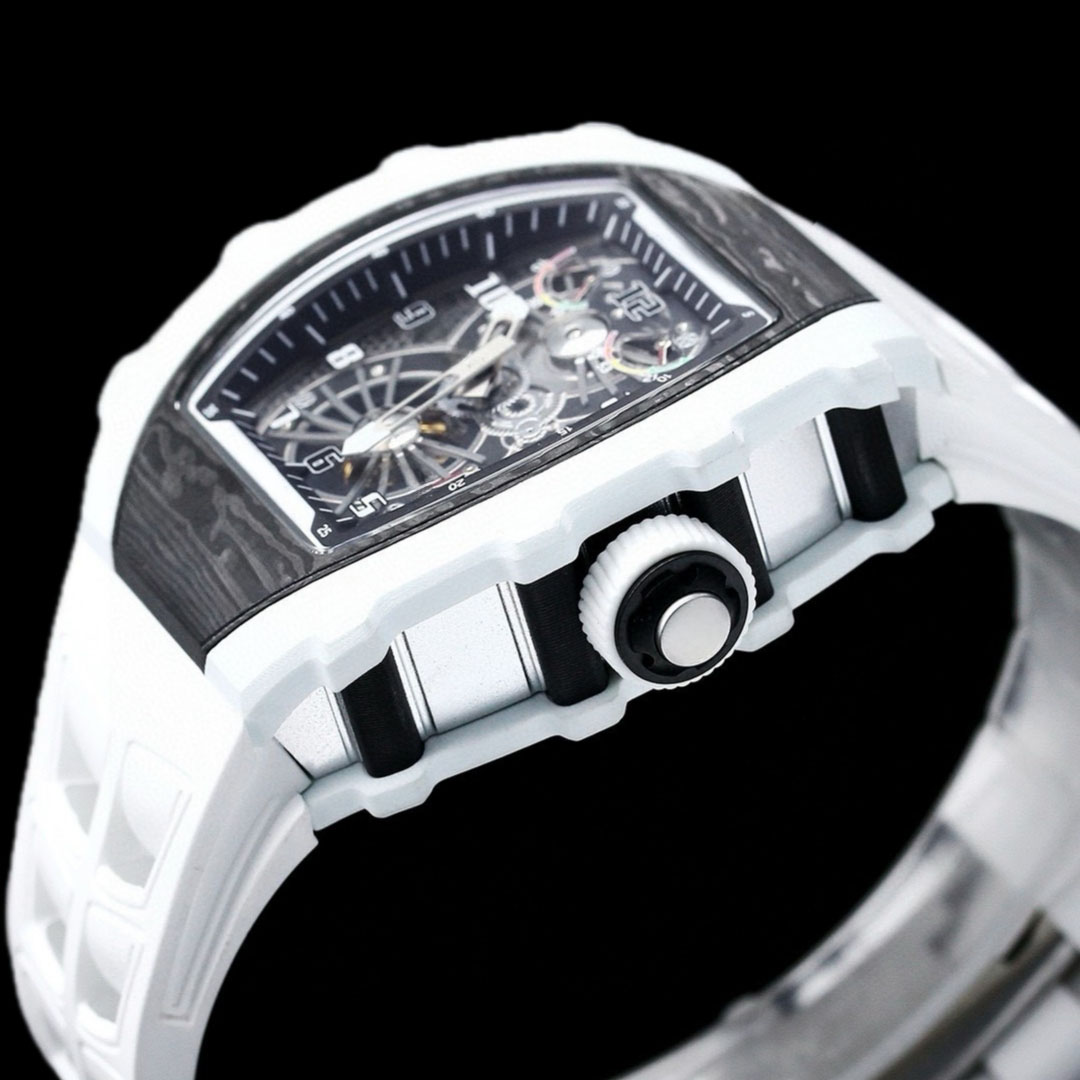 High Quality 40mm Diameter, 16mm Thickness Watch with Carbon Fiber case and Stems, a High End Men's Mechanical Watch.