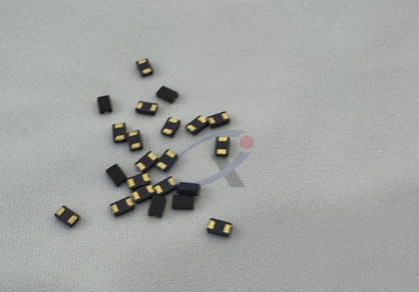 OEM Small Size Seam Seaming 2pin Xtal Oscillator SMD1610 2016 3215 7015 8038 6PF 12.5PF 7PF 9PF MHz 32.768kHz Tuning Fork Crystal Resonator for Watch Meter PCB