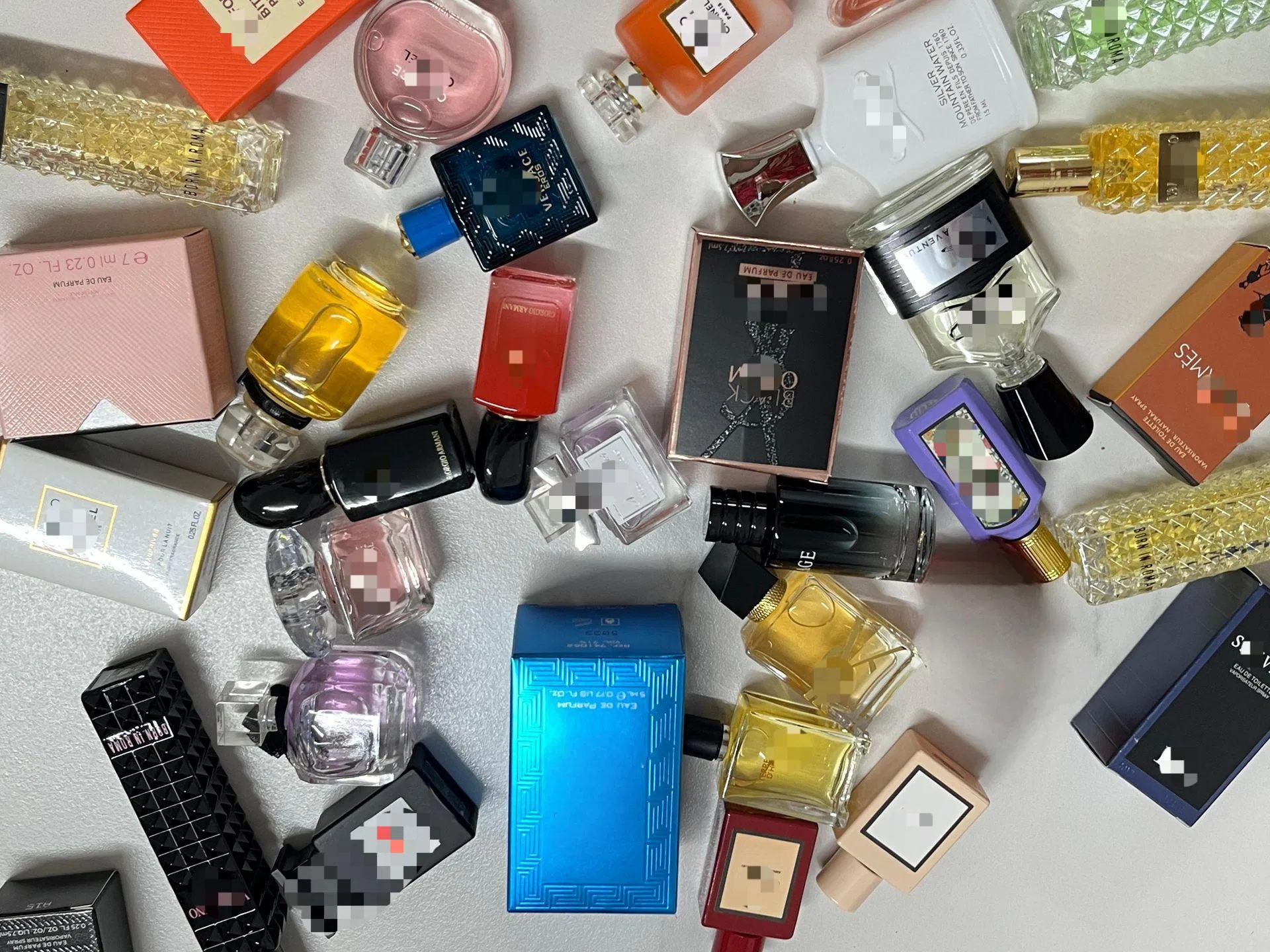 عطر خاص برائحة زيوت عطرية