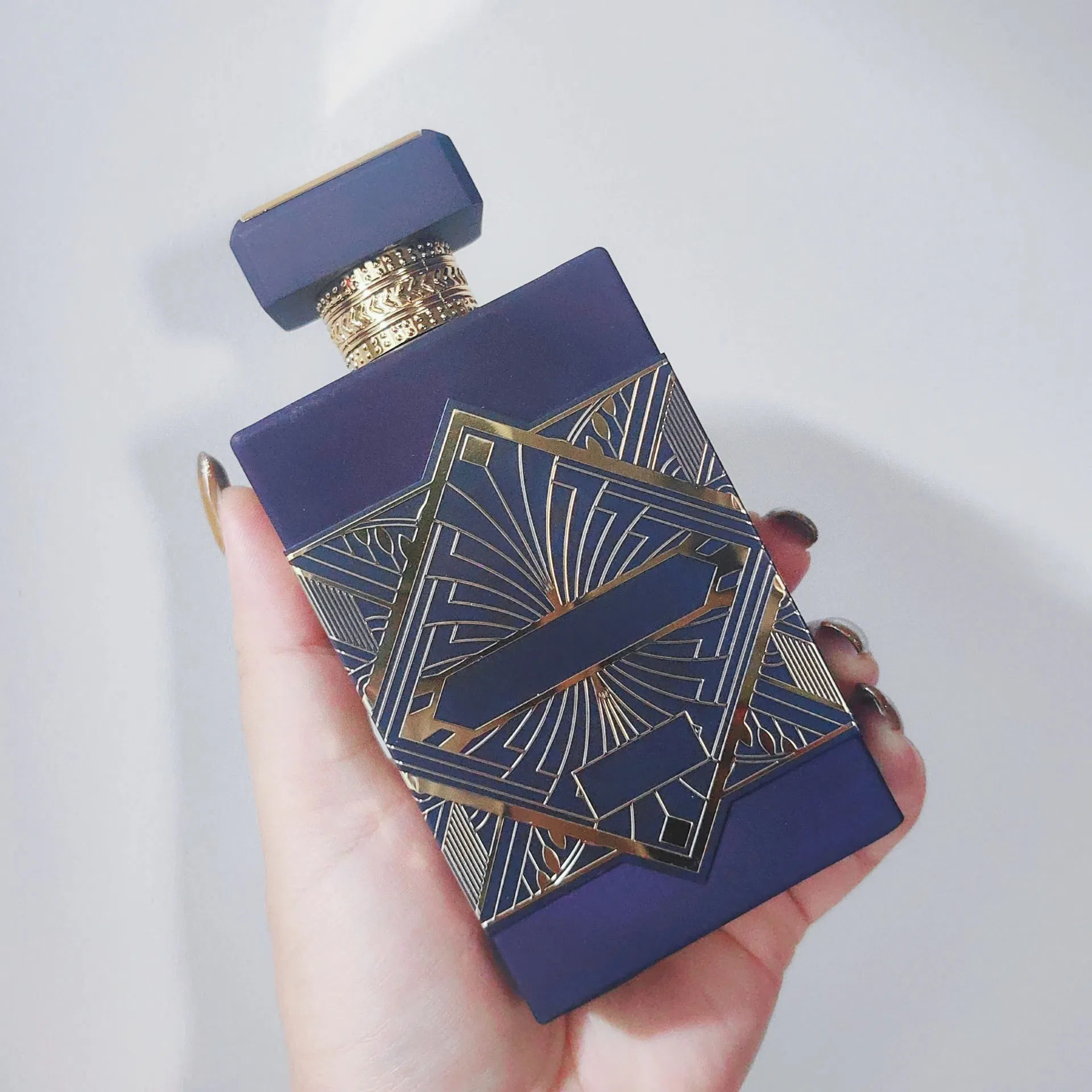 عطر العود الفاخر زجاجة كولونيا كريستالية بالجملة من دبي عطر عربي