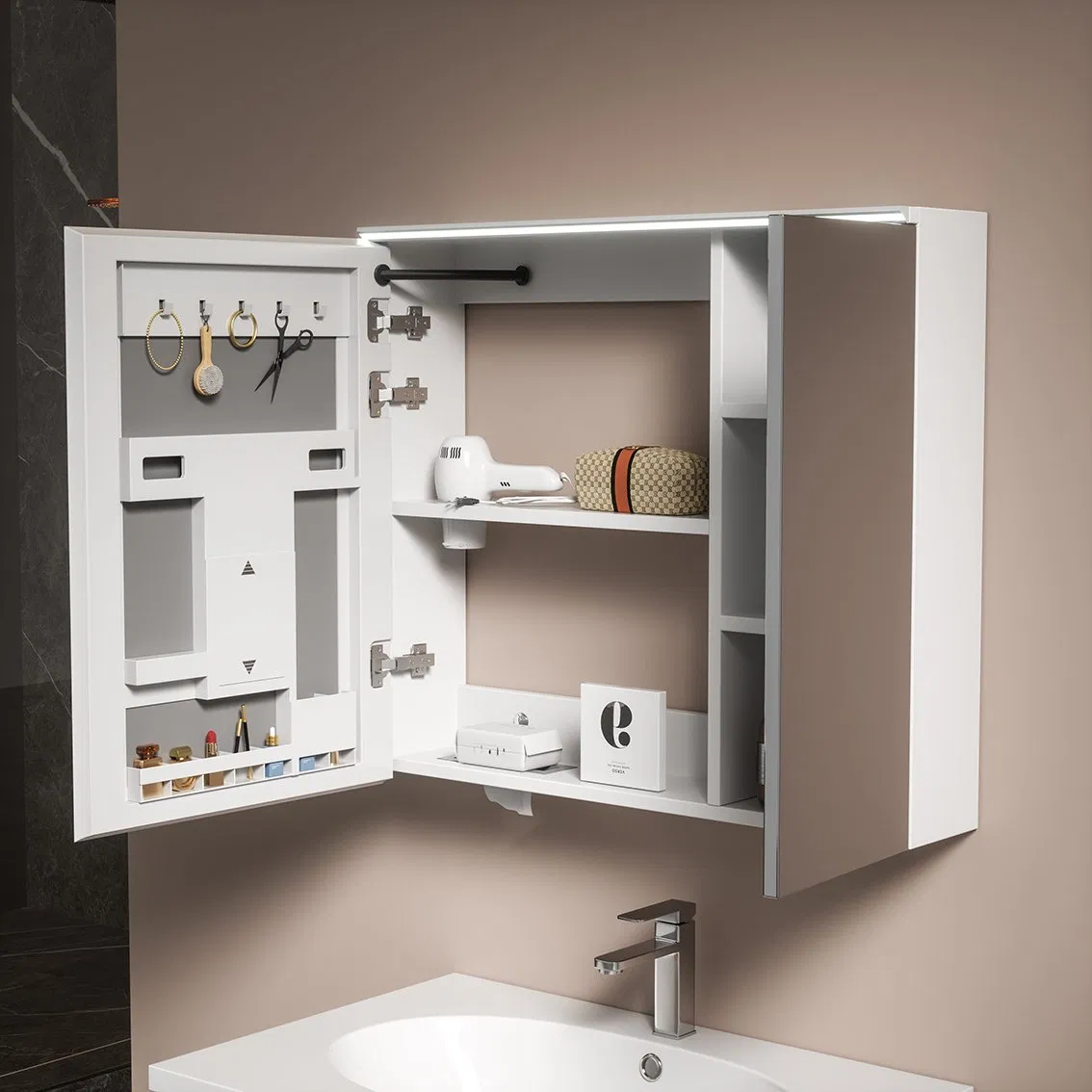 Waterproof All Aluminum Bathroom Vanity Unit Lcx6207A with Mirror Cabinet and Ceramic Sink
