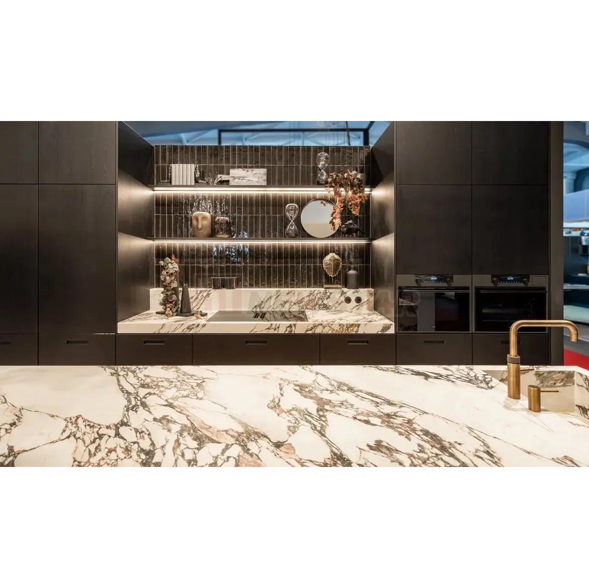 Newstar Hot Sale Natural Quartz Cabinet Countertops Calacatta Viola Marble Stone Countertop Kitchen Island Worktop Vanity Tops