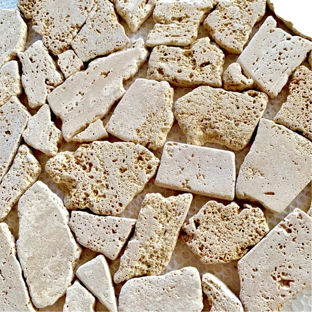 Irregular Travertine Stone Marble Mosaic Floor Tile Mosaic Tiles for Balcony/Outdoor Pool/Background Wall