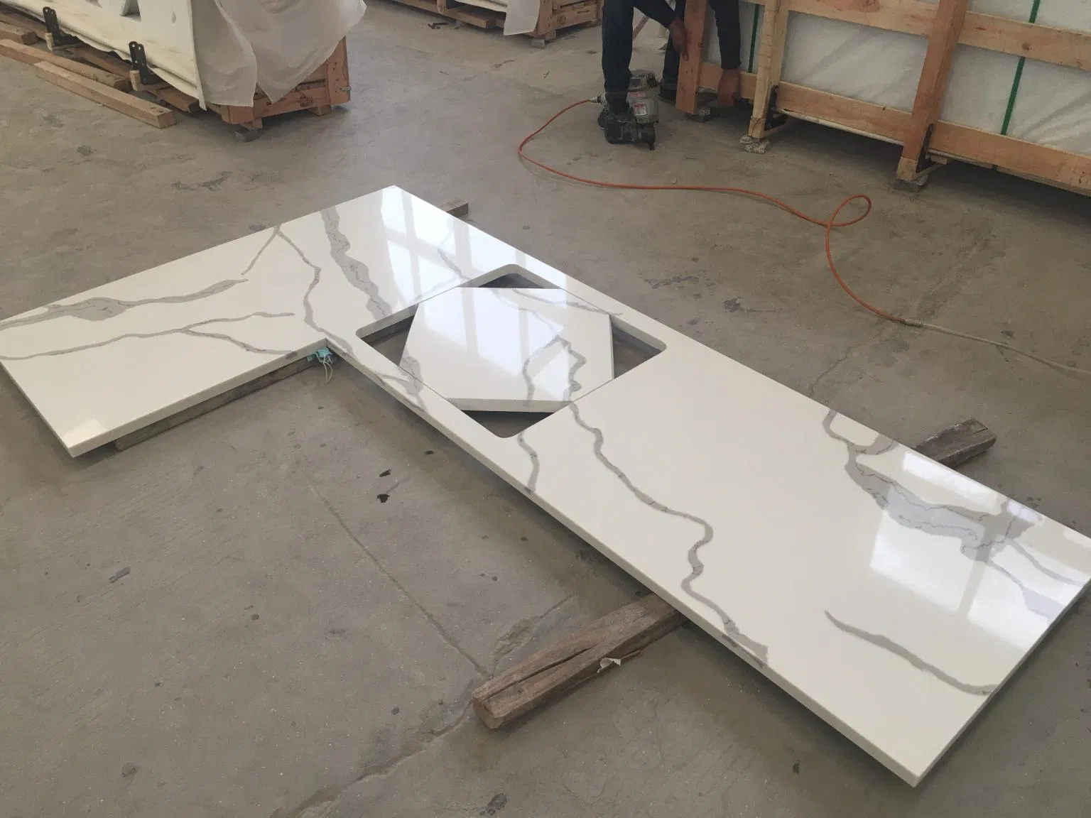 Artificial Quartz White Calacatta L Shape Eased Polished Kitchen Countertop Worktop