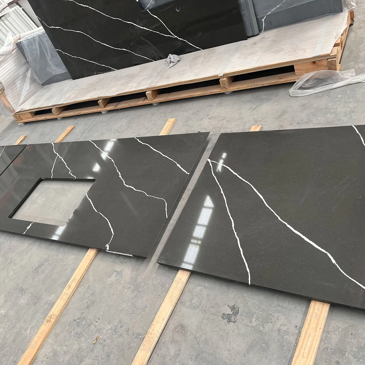 Cheap Price Prefab Artificial Quartz Stone Island Kitchen Countertop for House Building