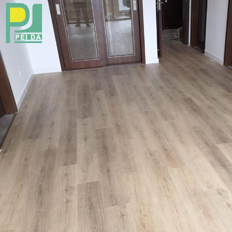 Hot Sale Plastic Wood Grain Click Spc Vinyl Flooring Plank for Office