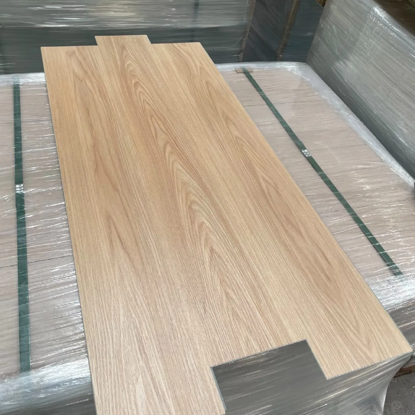 Material Waterproof Luxury Tile Spc Plastic Plank Vinyl Floor