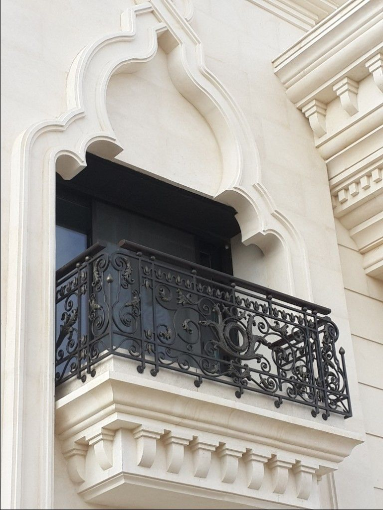 Chinese Style Hollowed Iron Guardrail Garden Landscape Fence Wrought Railing