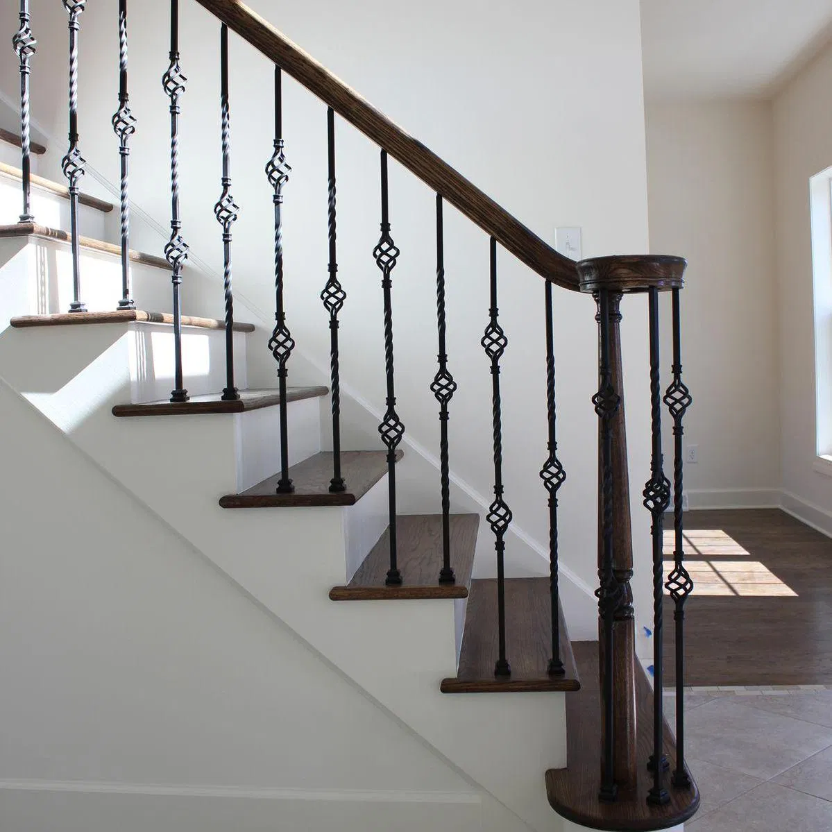 Black/White Wrought Iron Stair Post Decorative Spindles Solid Baluster Metal Railings Stair Balcony