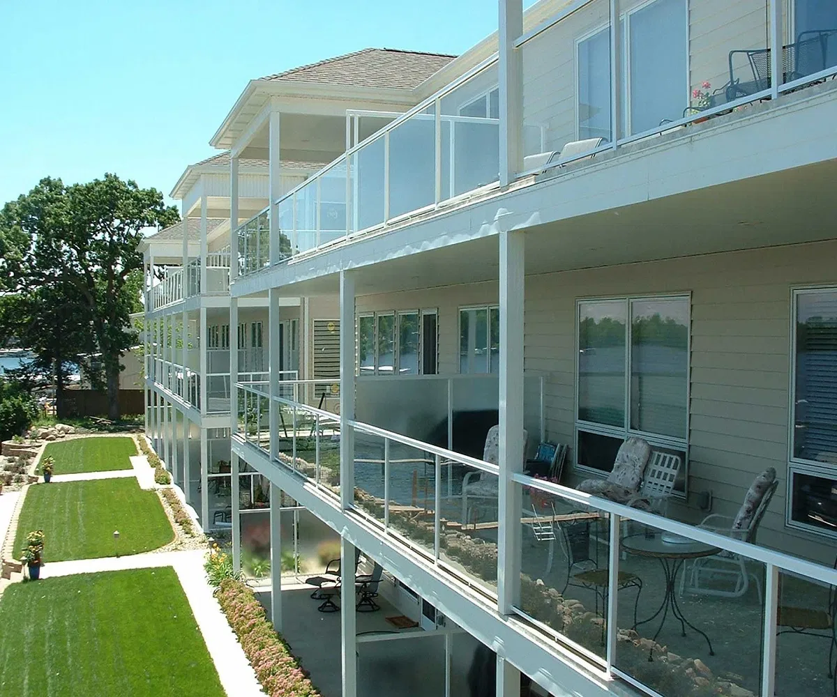 Villa Decorative Casting Wrought Iron Glass Railing with Power Coating