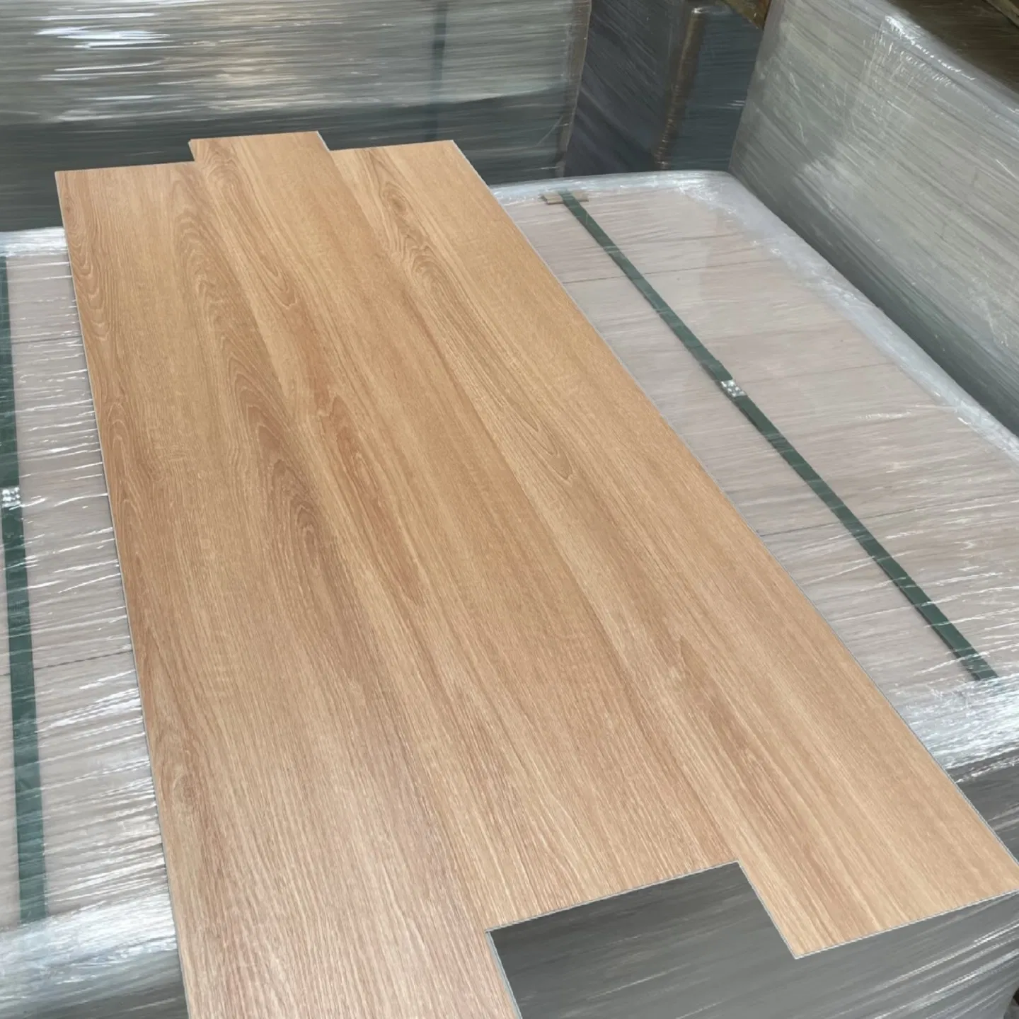 Material Waterproof Luxury Tile Spc Plastic Plank Vinyl Floor