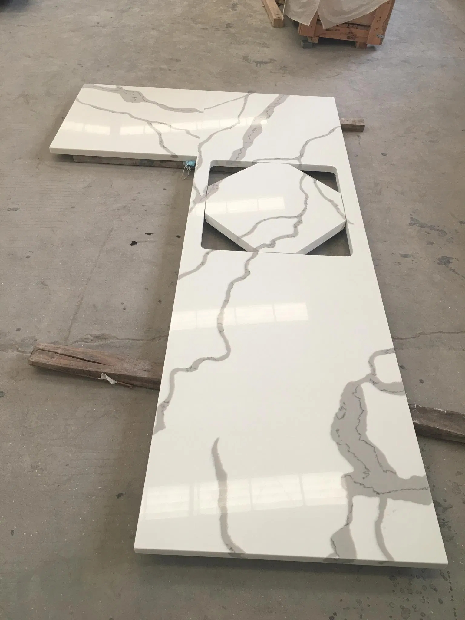 Artificial Quartz White Calacatta L Shape Eased Polished Kitchen Countertop Worktop