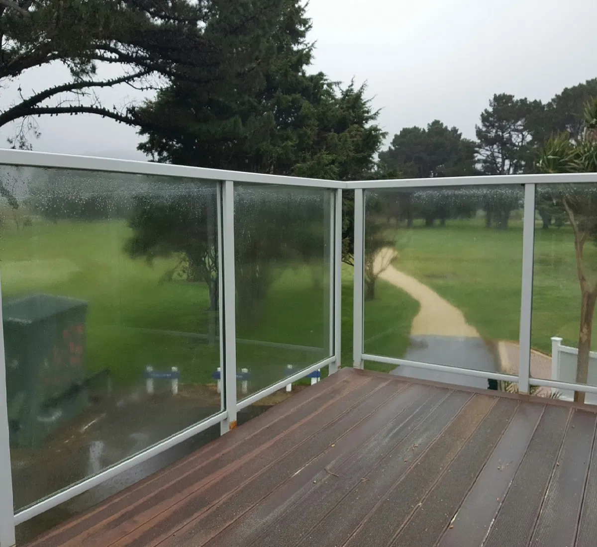 Customized Aluminum/Wrought Iron Tempered Glass Handrail Glass Balustrade Railing with Ce