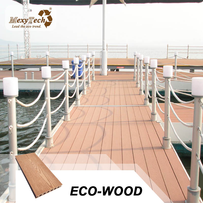 2018 Best Selling Grooved Wood Composite Decking Material