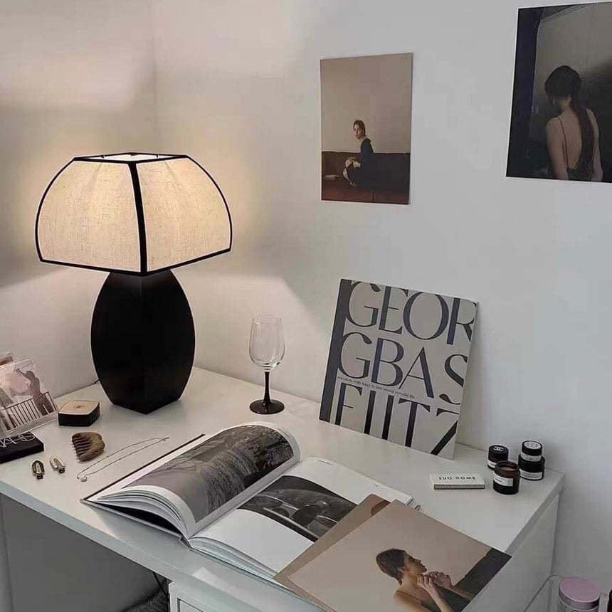 Modern Retro Black Bedside Table Lamp Small Metal Desk Lamps Black Metal Table Lamp Decorative for Hotels
