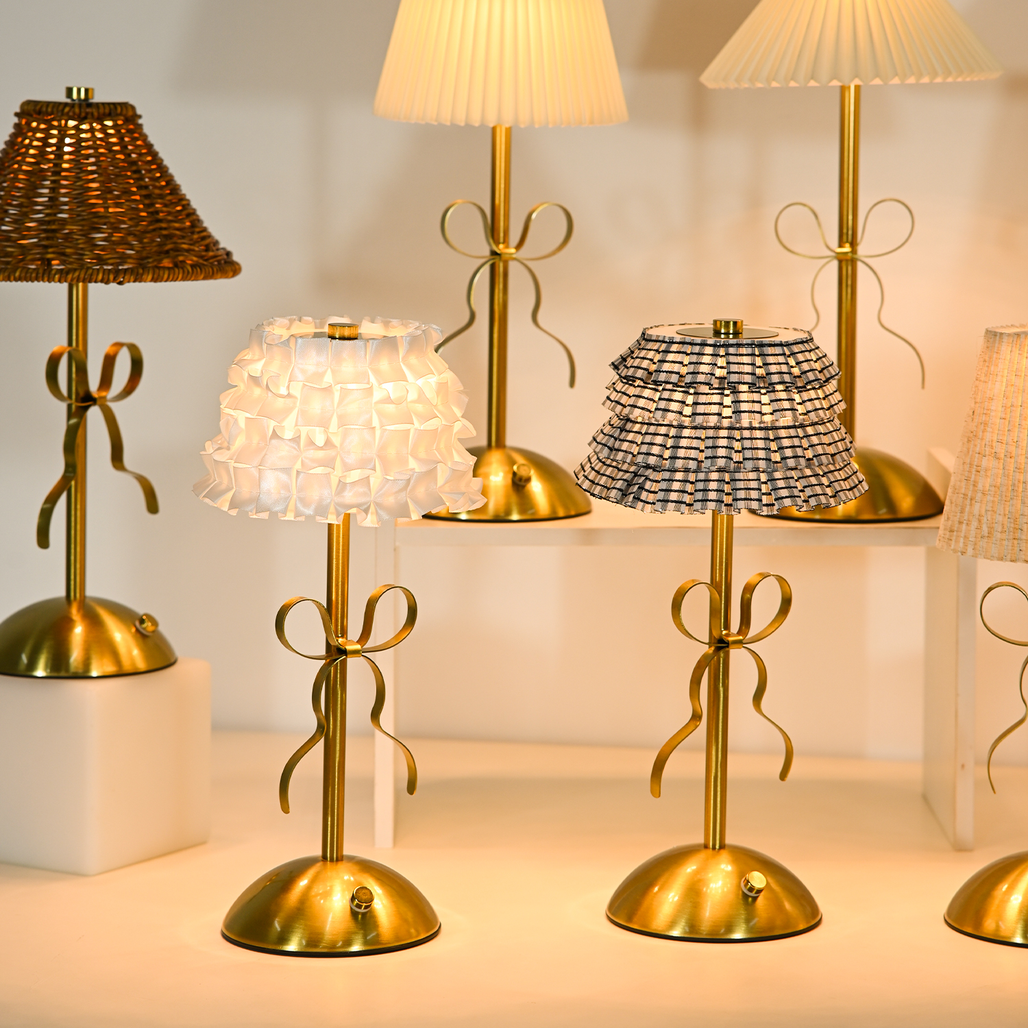 Luxury-lite Bow-shaped Nordic Style Table Lamp Fabric Battery Included Charging Function for Bedroom Living Room Atmosphere
