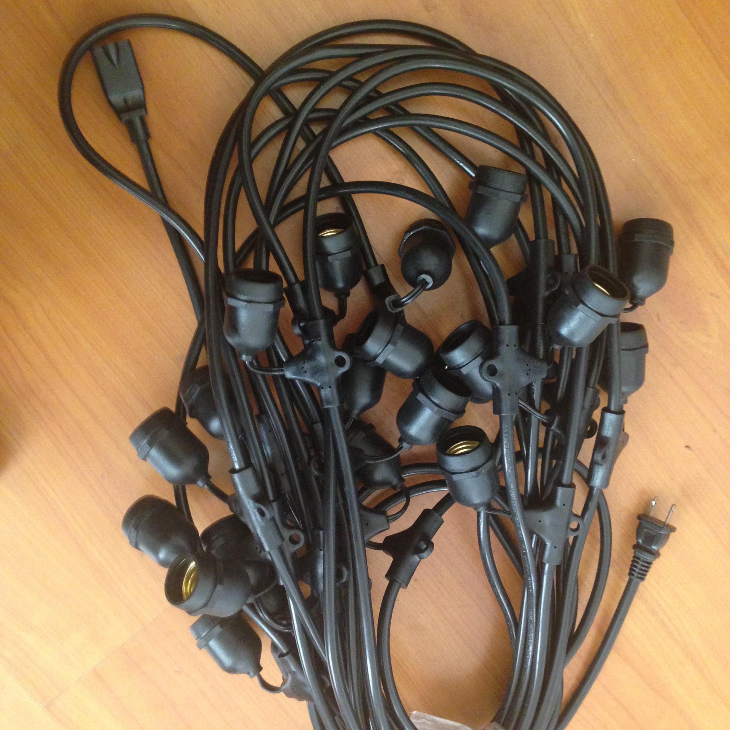 Customized Outdoor Holiday Wedding Garden Decorative String Lights Commercial Grade E26 E27 Lighting for Made in China